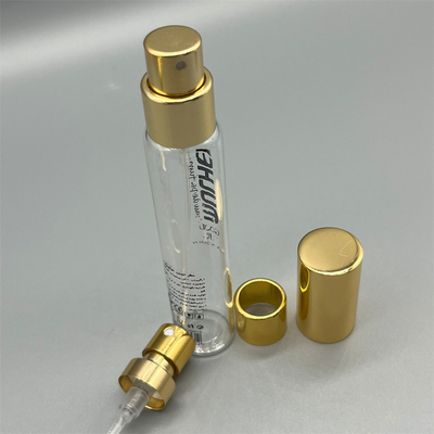 豪華 な 金 の 香水 瓶 の 噴霧器 - 香水 を 流す 優雅 な 器