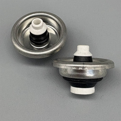 建設プロジェクトにおける異なる噴霧パターンのためのPU泡閥